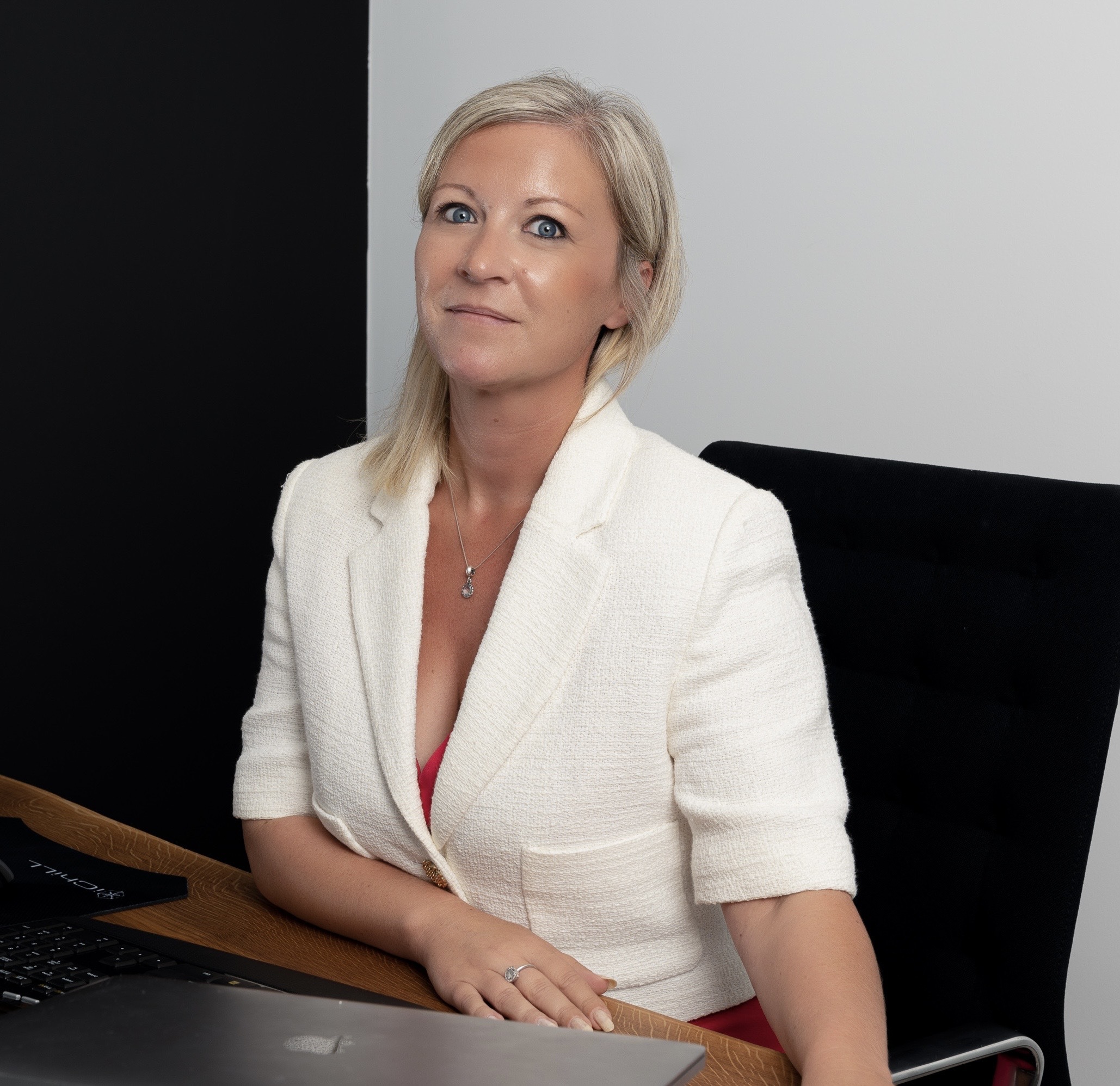 christine lewis